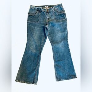 Fashion Bug 20W light stretch, boot, cut jeans